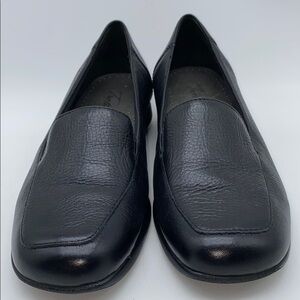 Trotters Woman’s Black Leather Loafers Comfort Shoes Size 7W